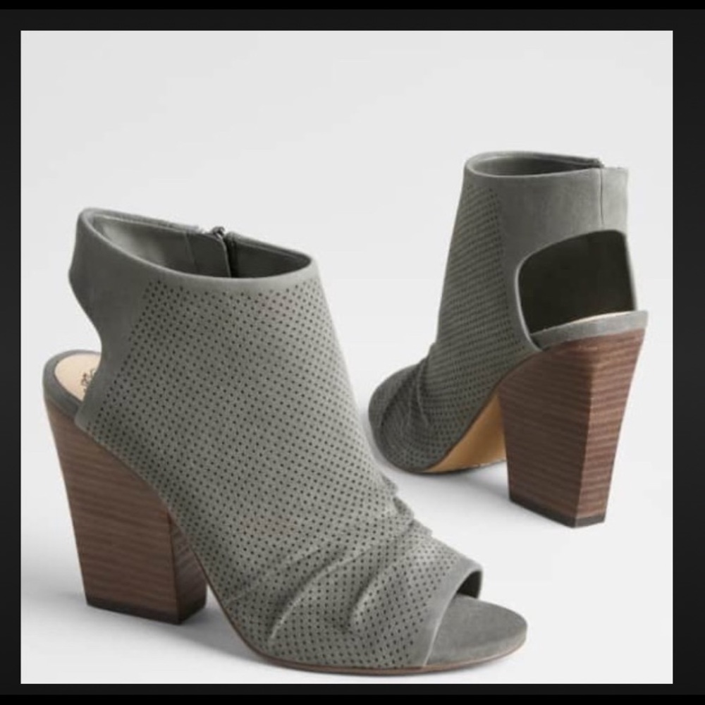 Vince Camuto Kentvi Peep Toe Booties